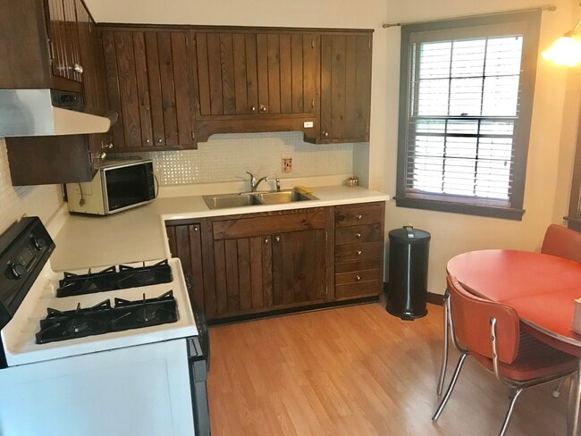 Building Photo - 191 Pulteney St