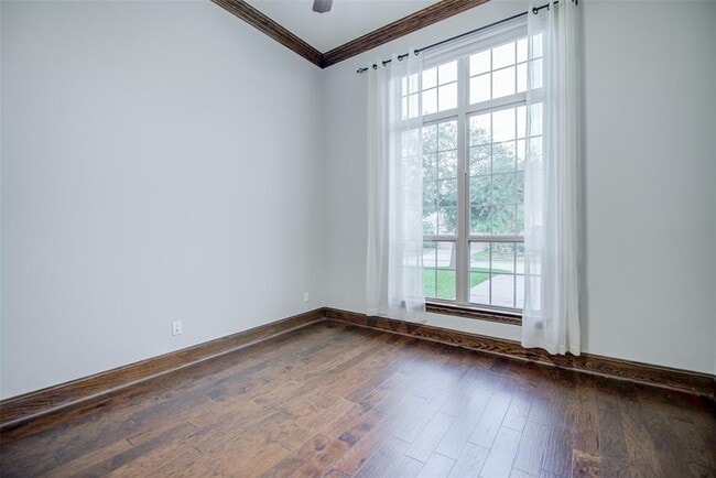 Building Photo - 163 N Almondell Way
