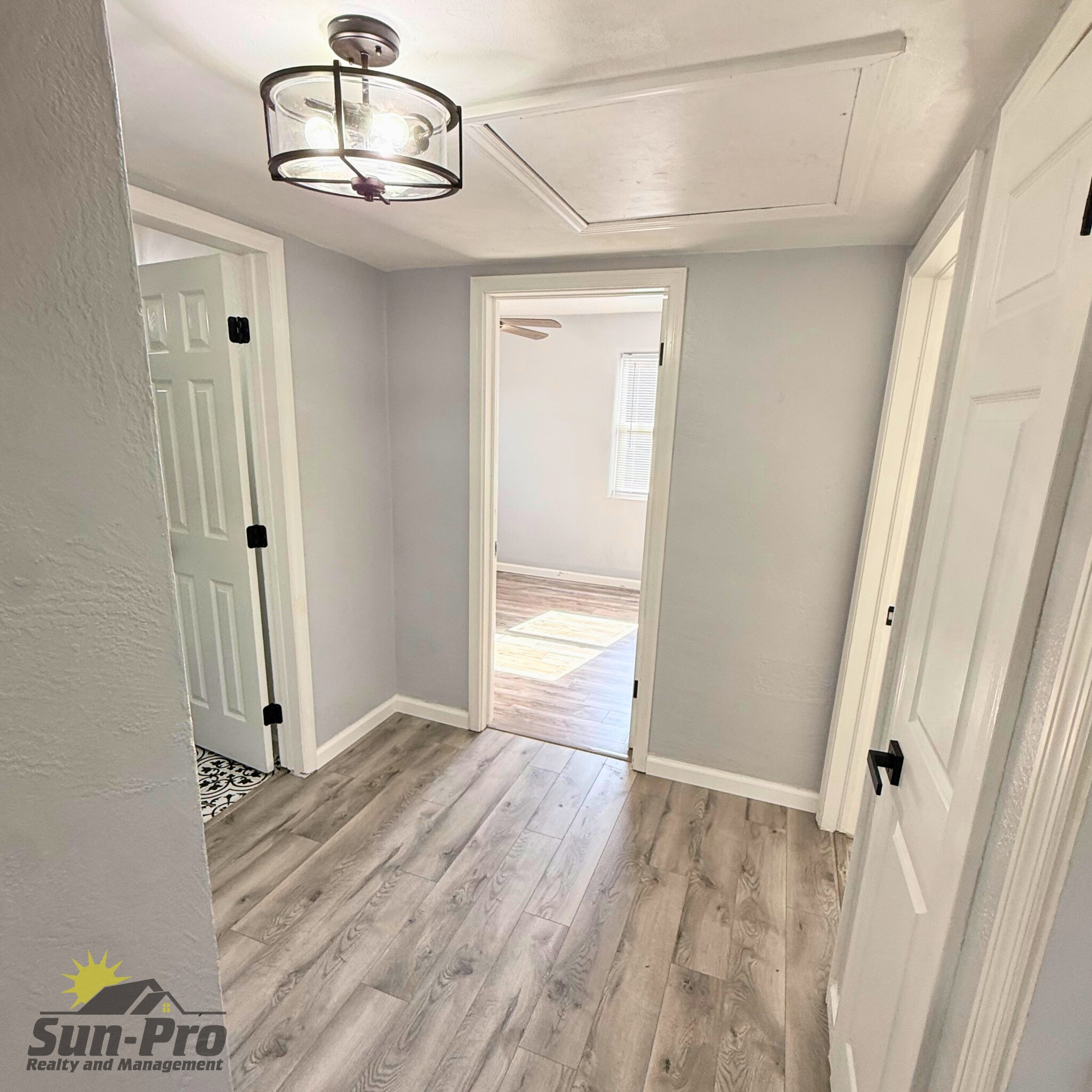 Building Photo - 332 S Seneca Blvd