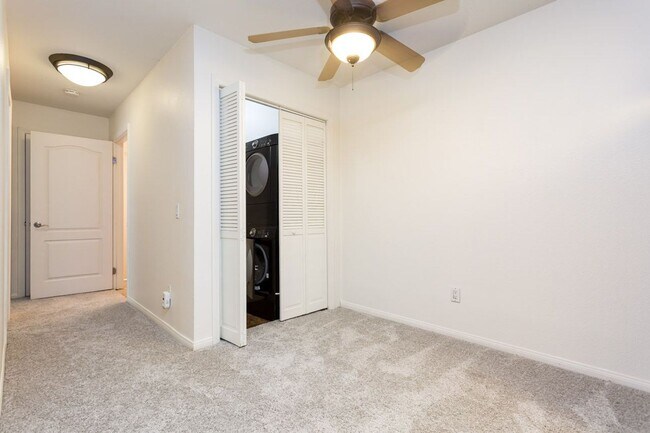 Building Photo - Cute Condo at Mission Trails Villas!