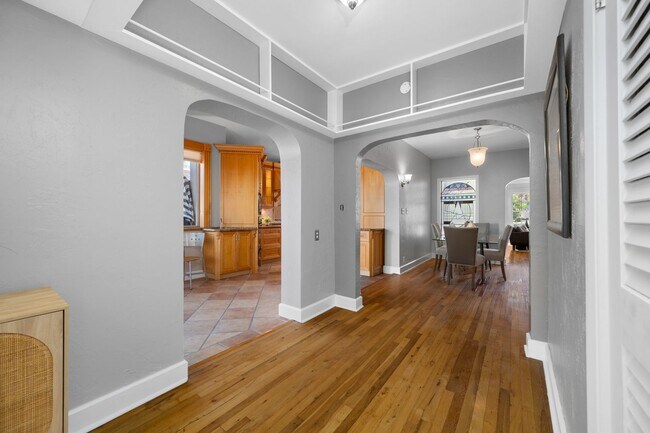 Building Photo - Historic Granada Terrace Home in St. Pete!!