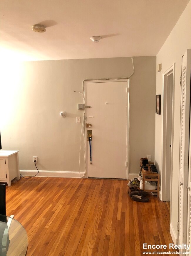 Building Photo - 65 Chiswick Rd