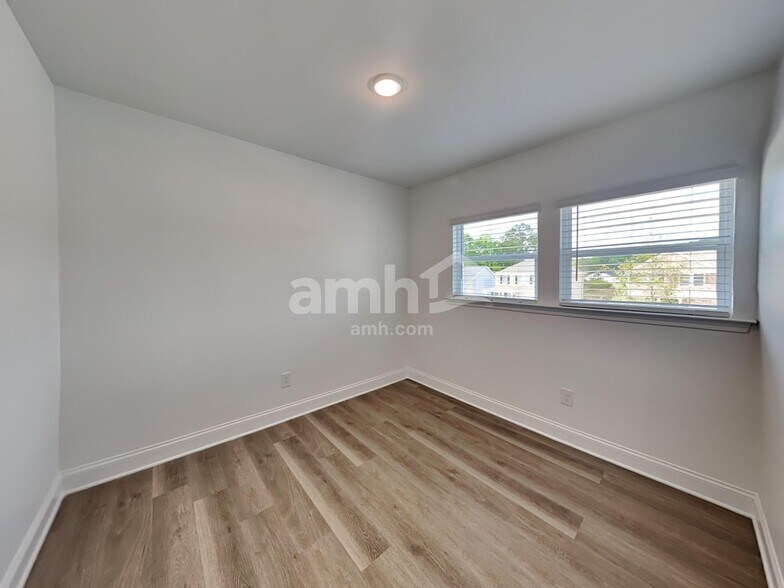 Building Photo - 1344 Soapstone Rd