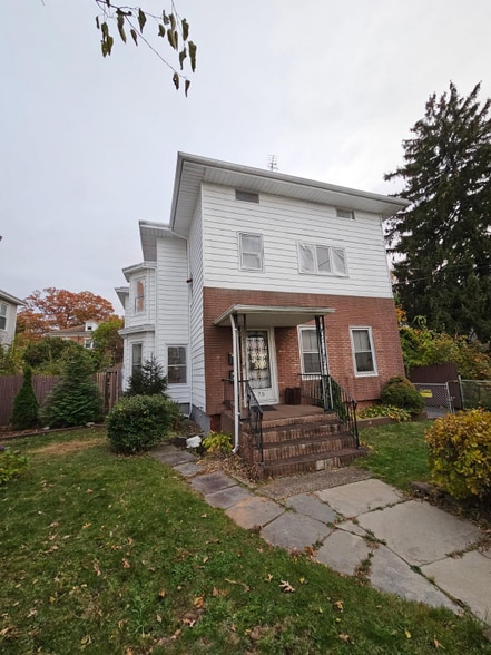 Primary Photo - 75 Whiting St