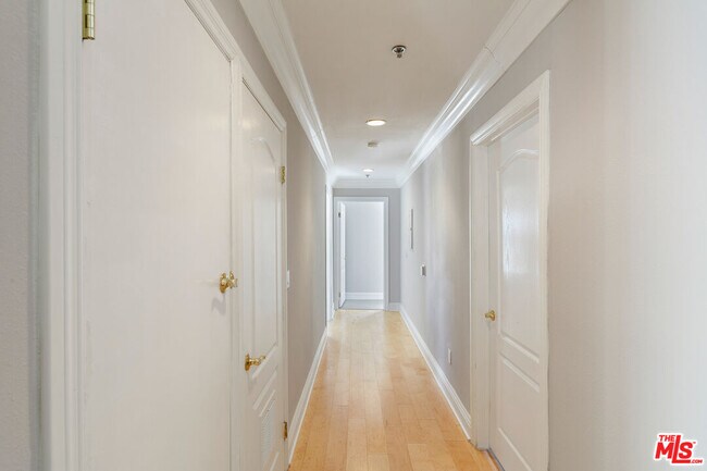 Building Photo - 11840 Dorothy St