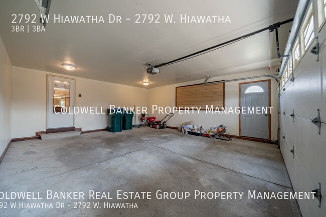 Building Photo - 2792 W Hiawatha Dr