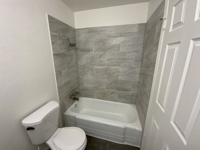 Building Photo - 5 Bedroom Single Story Home Available Near Snow Vista Blvd SW & Gibson Blvd!