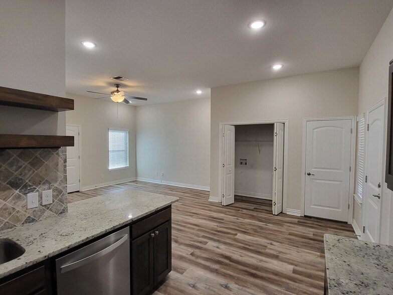 Building Photo - 1506 Hursh Ave