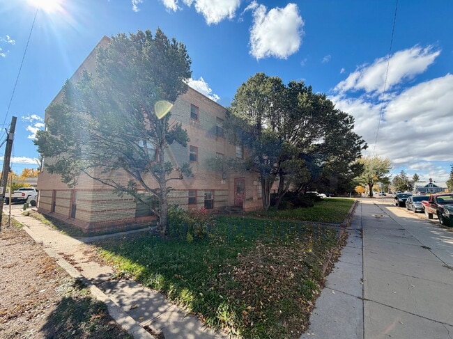 Building Photo - 1 bedroom apartment near UW