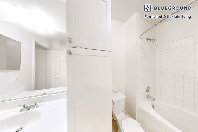 Building Photo - 1569 Onyx Dr