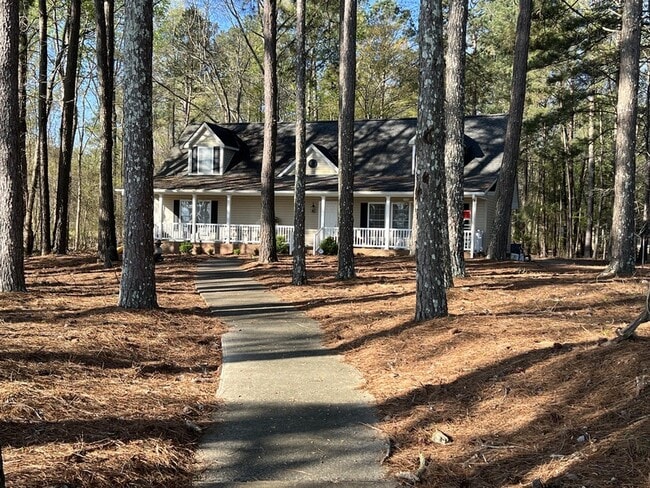 Building Photo - 1151 Lakeshore Dr