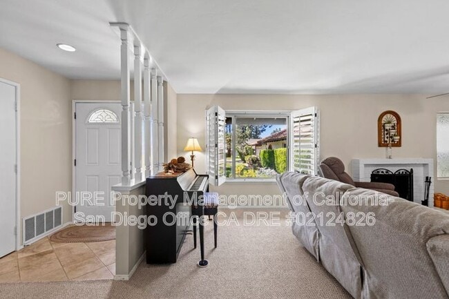 Building Photo - 12576 Oaks N Dr