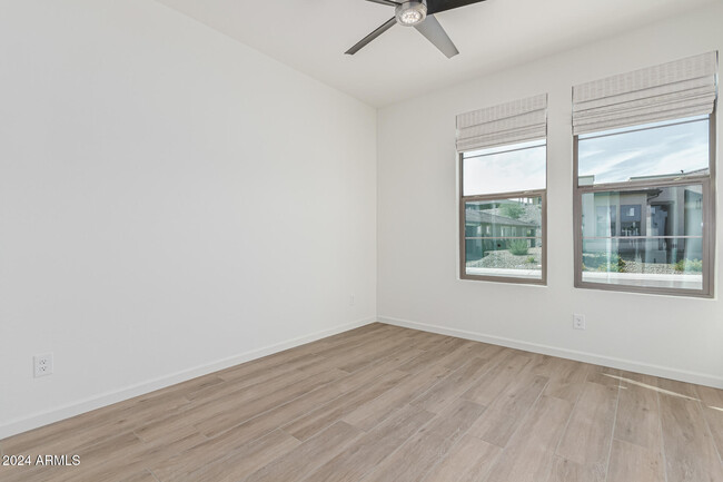 Building Photo - 4122 Desert Moon Dr