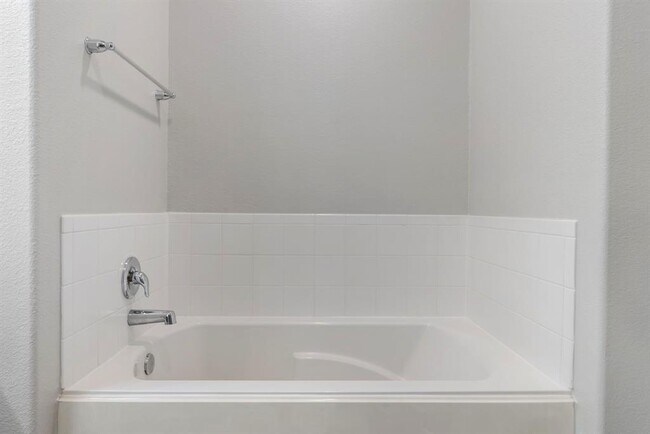 Building Photo - 24331 Ravenna Landing Loop