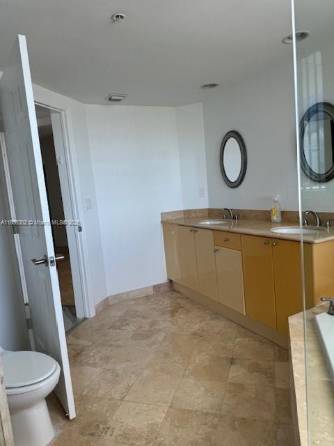 Building Photo - 1745 E Hallandale Beach Blvd