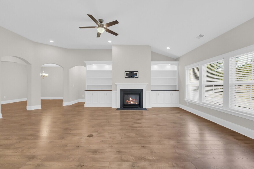 Building Photo - 1758 Edgewood Dr