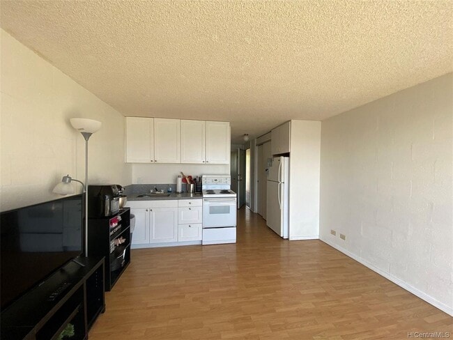 Building Photo - 85-175 Farrington Hwy. A-336