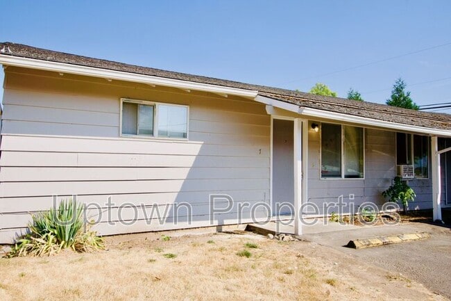 Building Photo - 466 N Adair St