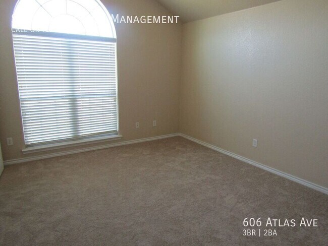Building Photo - 606 Atlas Ave