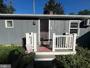 Building Photo - 13 Minnietown Ln