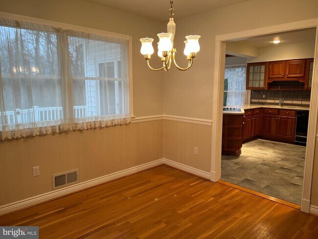 Building Photo - 6830 Pacific Ln