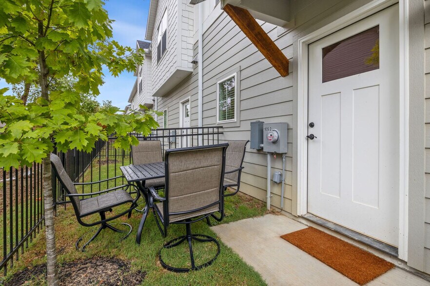 Building Photo - 1935 S Garland Ave