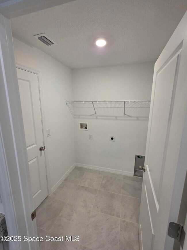 Building Photo - 482 Consolata Ave NW