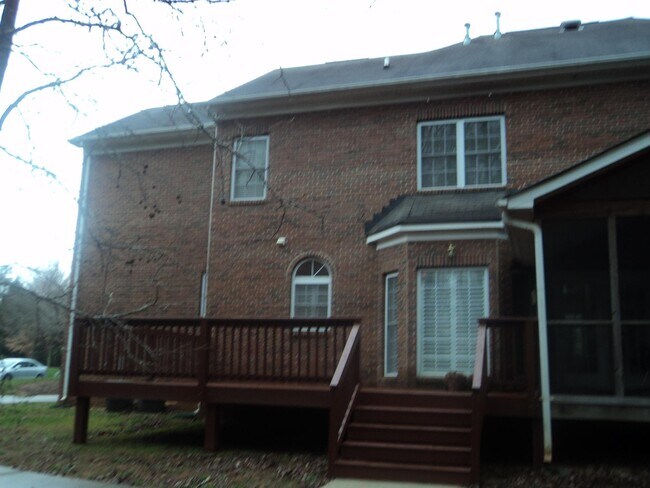 Building Photo - 7127 Weddington Brook Dr