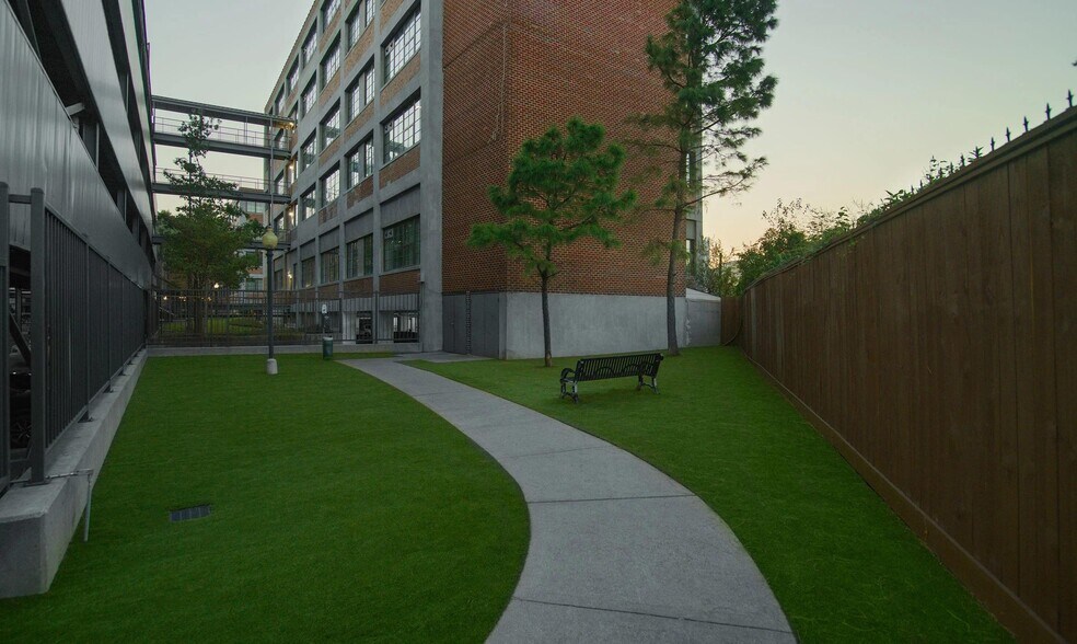 Building Photo - 2115 Runnels St