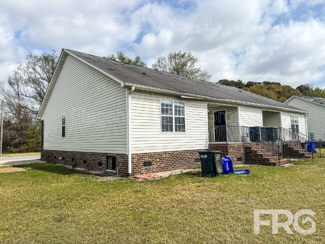 Building Photo - 5170 Deveron St