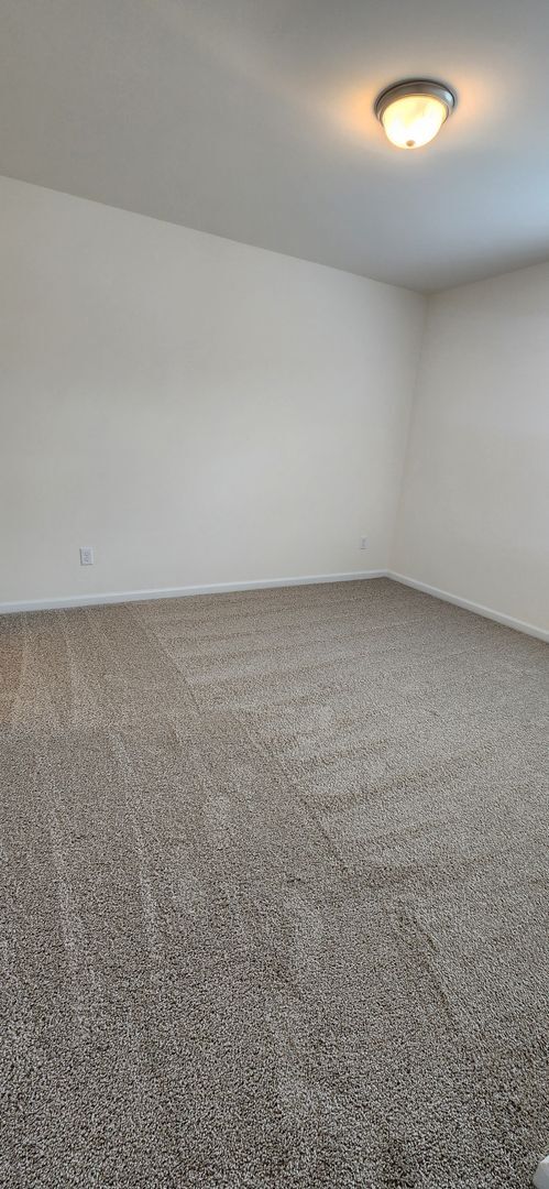 Building Photo - 3BR, 2.5 BA in Hazelwood Subdivision