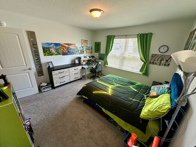 Building Photo - SPRING MOVE-IN SPECIAL: $1000 OFF 1ST MONT...