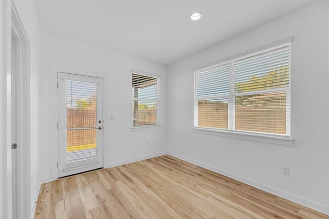 Building Photo - 149 Filifera Ct