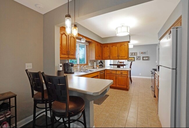 Dining Area - 4665 N 159th St