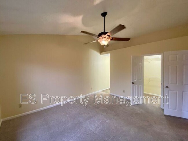 Building Photo - 6141 Wildcat Dr