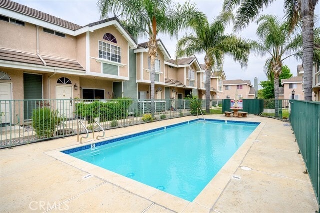 Building Photo - 8958 Burnet Ave