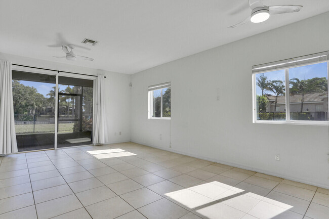Building Photo - 1101 Vermilion Dr