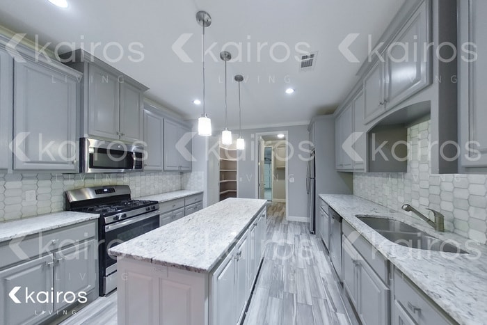 Building Photo - 7213 Mosley St