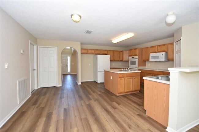 Building Photo - 37 Buttermill Dr
