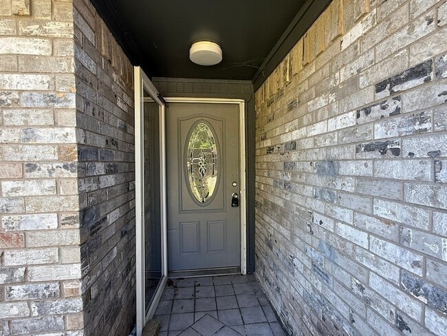 Building Photo - 12539 F Bar Dr