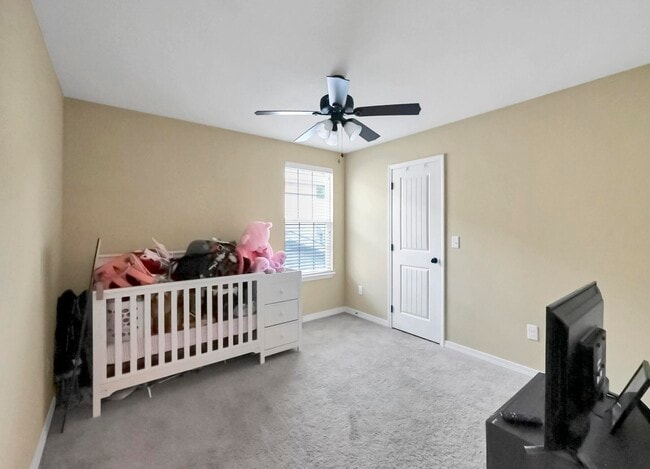 Building Photo - 220 Wainwright Dr