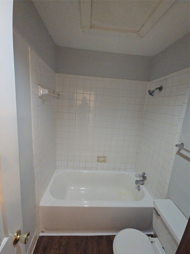 Building Photo - 14600 Fonmeadow Dr