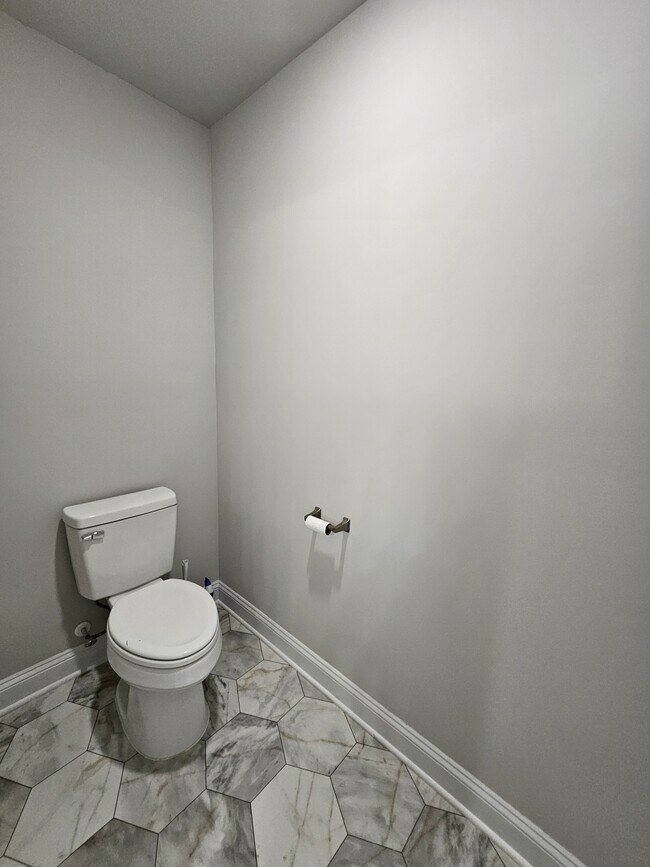 Building Photo - 214 Gracyns Dr