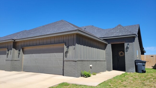 Building Photo - 7204 22nd Pl