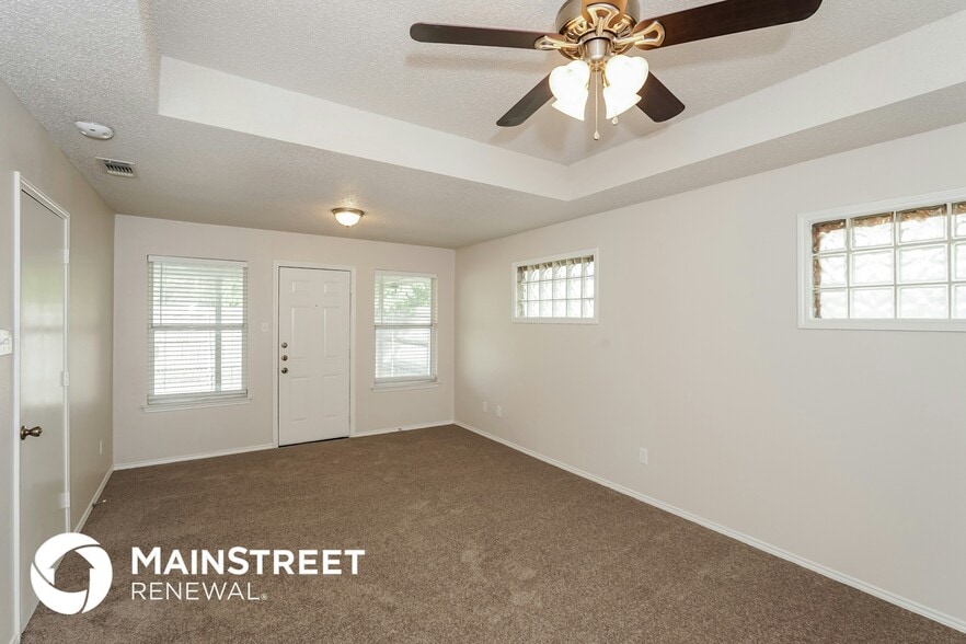 Building Photo - 1212 Beechwood Ln