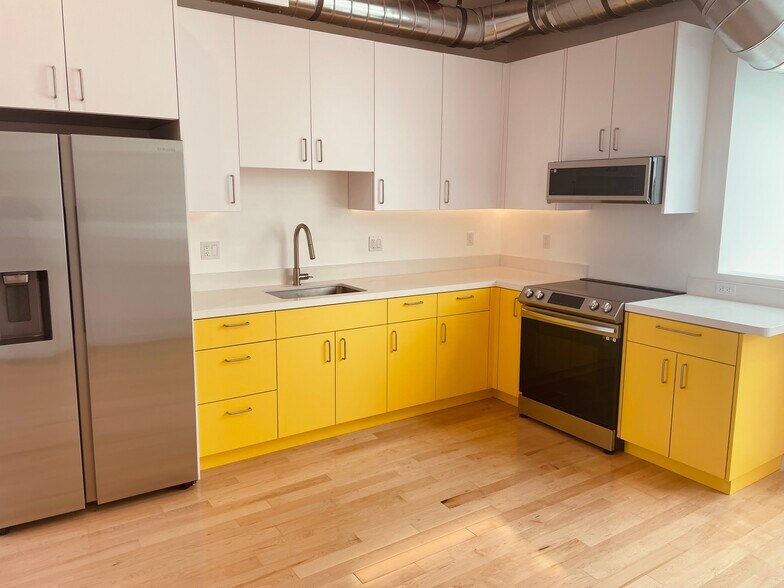 Building Photo - 6539 West Blvd