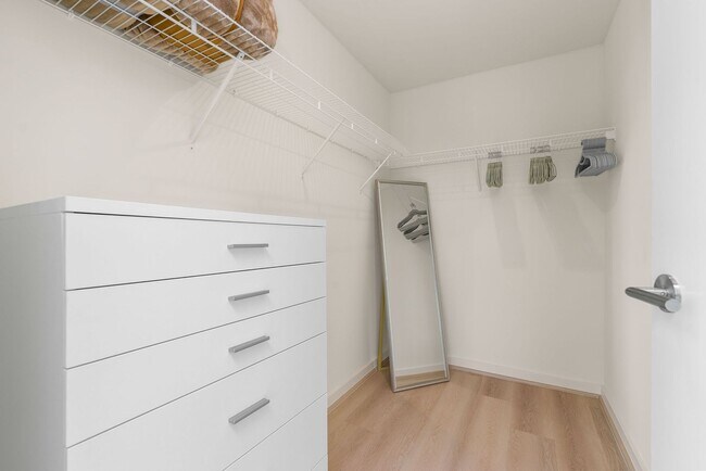 Building Photo - Sky Ala Moana (West) #3001 - Fully furnished 2 BR/2 BA/2 parking
