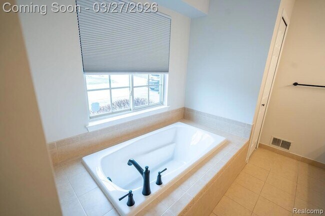 Building Photo - 23869 McCort Dr