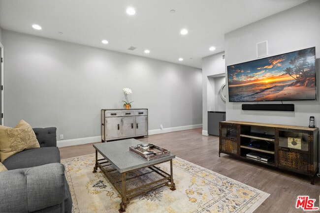 Building Photo - 16123 Sunset Blvd