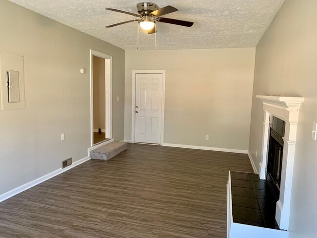 Building Photo - Lovely Updated Home in Spring Lake